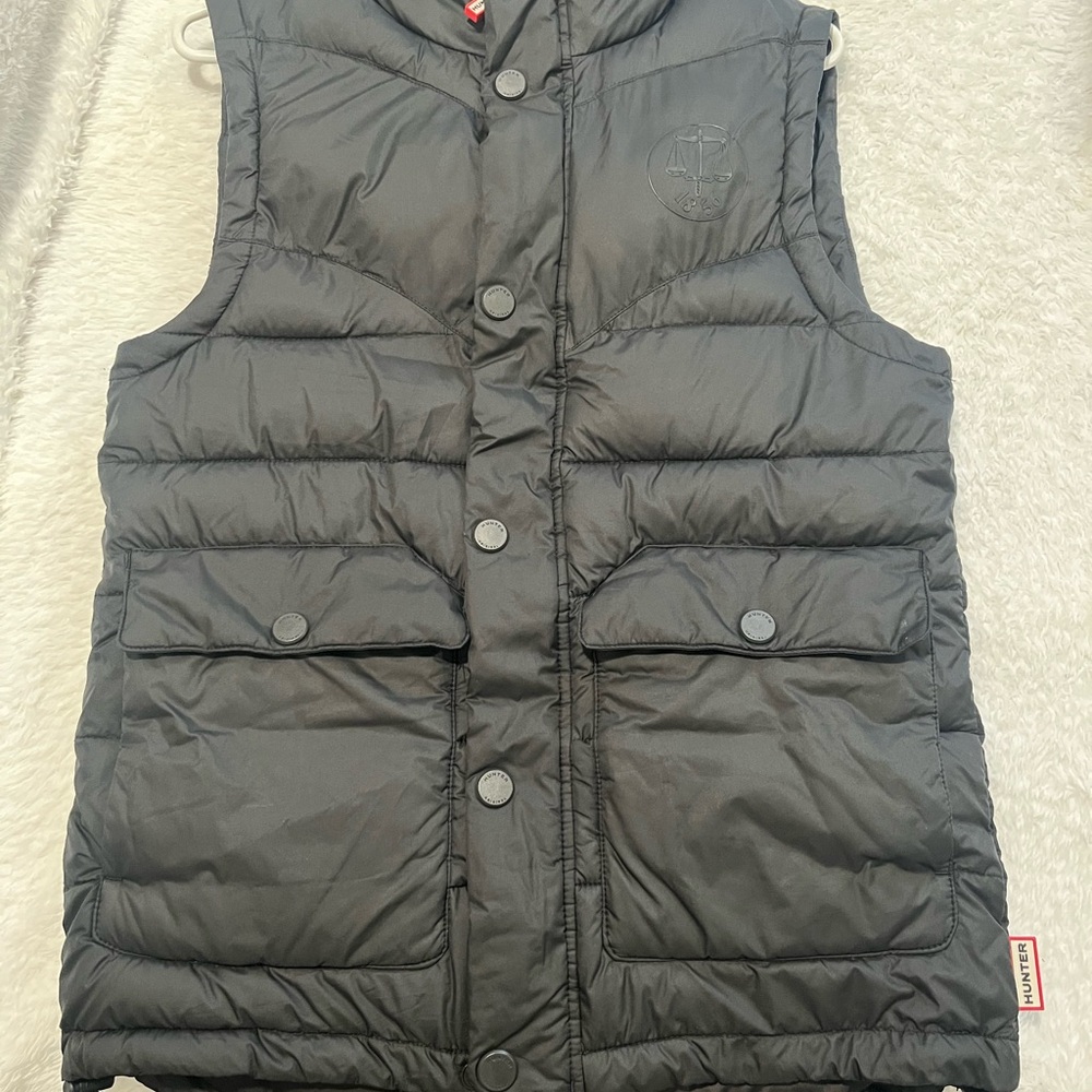 Hunter Men's Black Quilted Down Vest with Snap Front